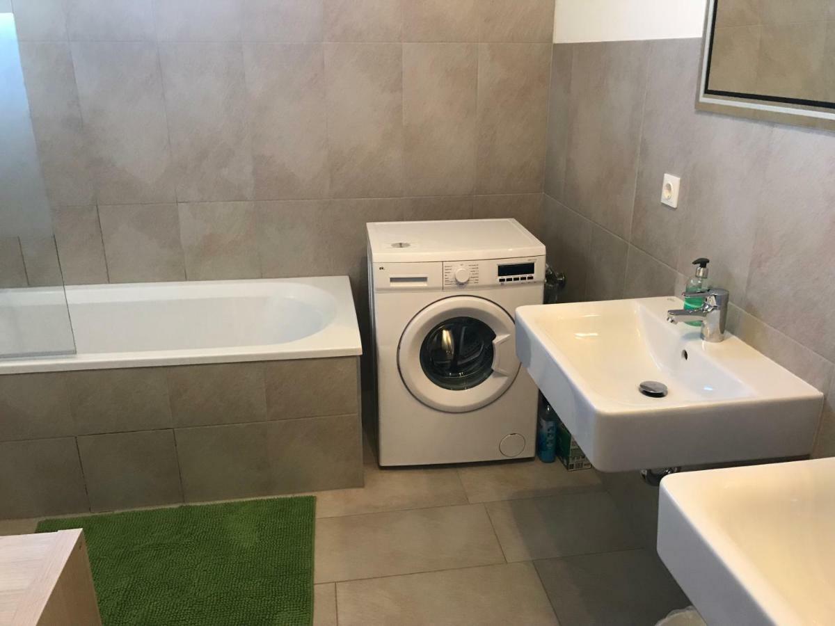 Kmheim, Cozy 103M2 Apartment, With 3 Bedroom And Covered Free Parking Place, Close To City Center Graz Dış mekan fotoğraf